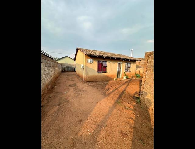 2 BEDROOM HOUSE FOR SALE IN PROTEA SOUTH